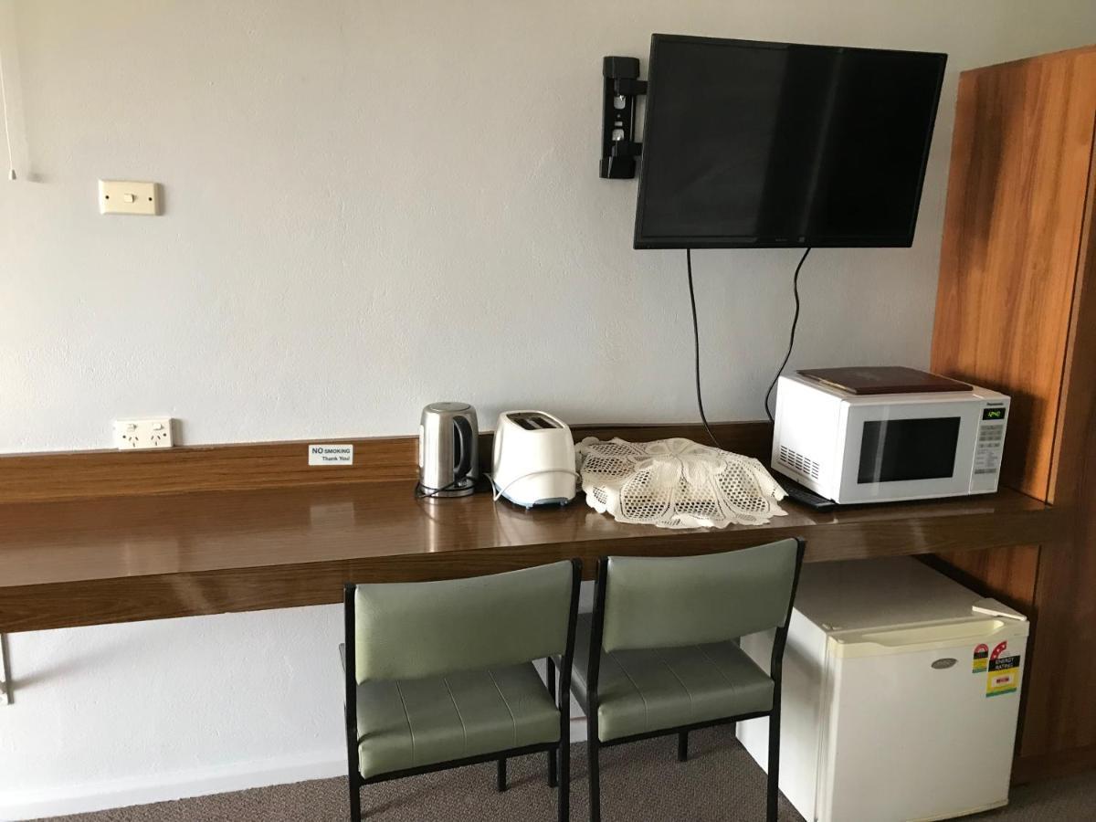County Lodge Motor Inn West Wyalong Kültér fotó