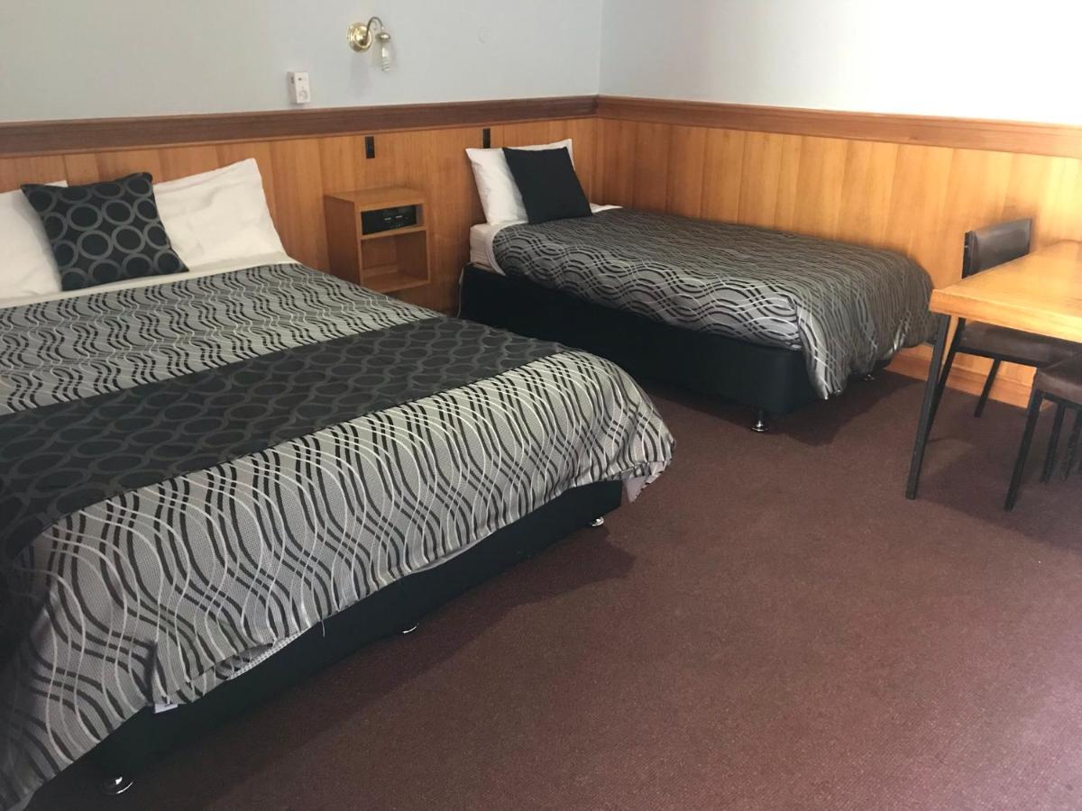 County Lodge Motor Inn West Wyalong Kültér fotó