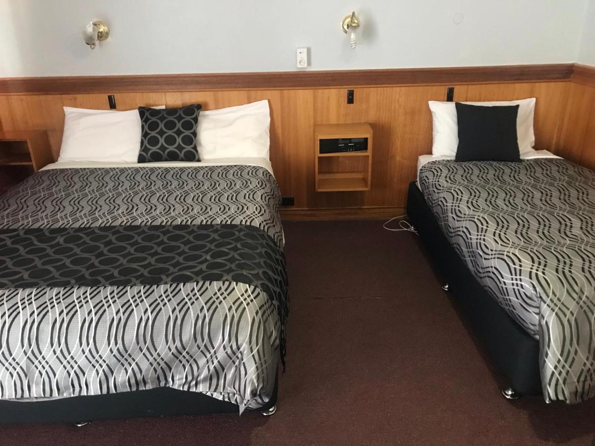 County Lodge Motor Inn West Wyalong Kültér fotó