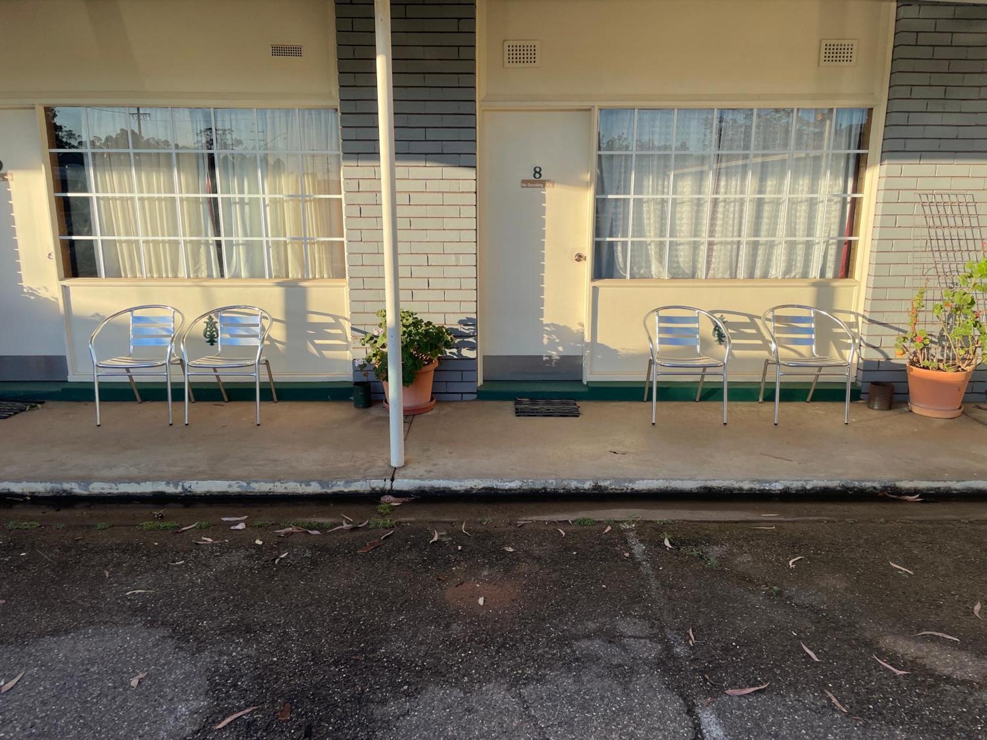 County Lodge Motor Inn West Wyalong Kültér fotó
