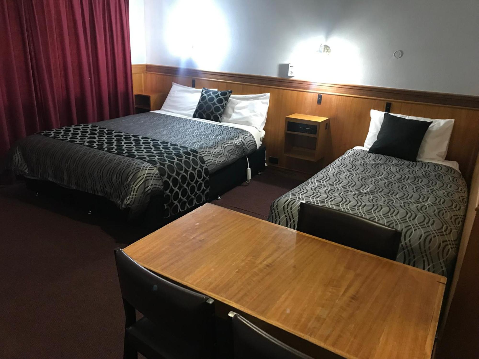 County Lodge Motor Inn West Wyalong Kültér fotó