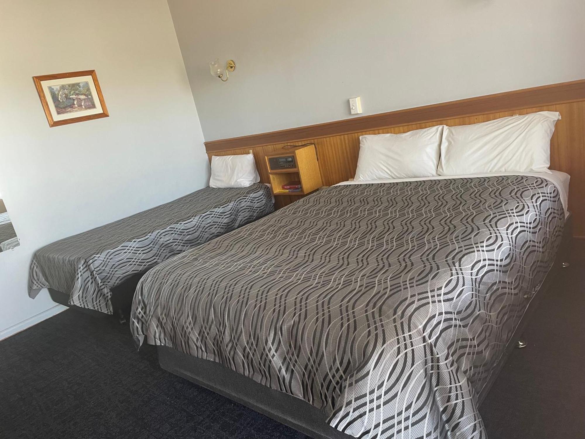 County Lodge Motor Inn West Wyalong Kültér fotó