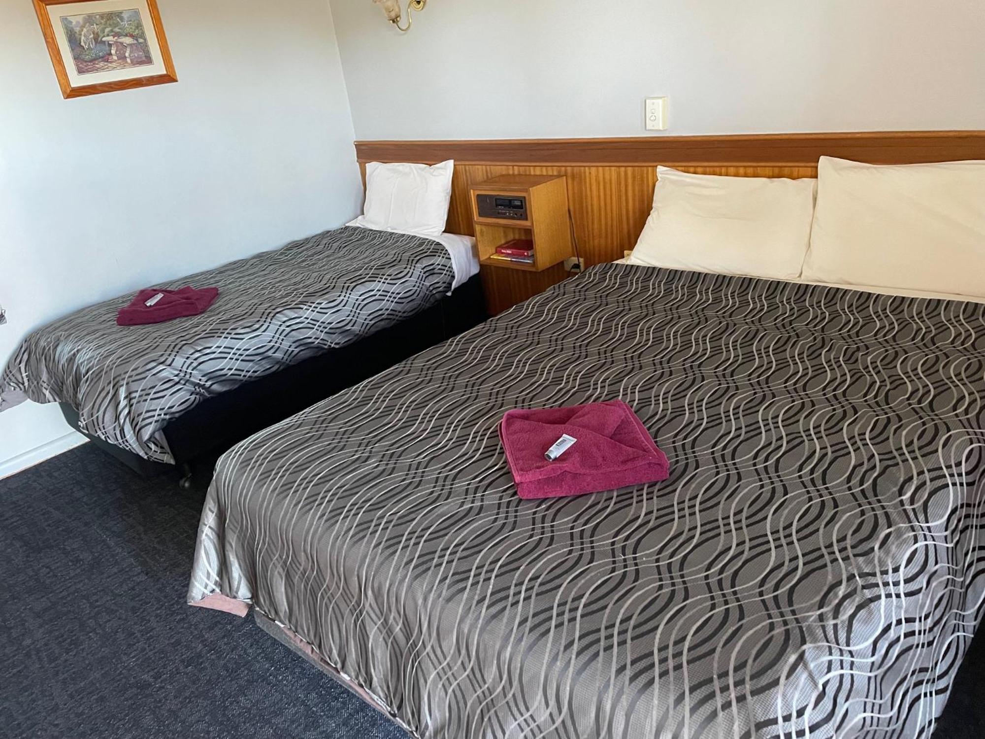 County Lodge Motor Inn West Wyalong Kültér fotó