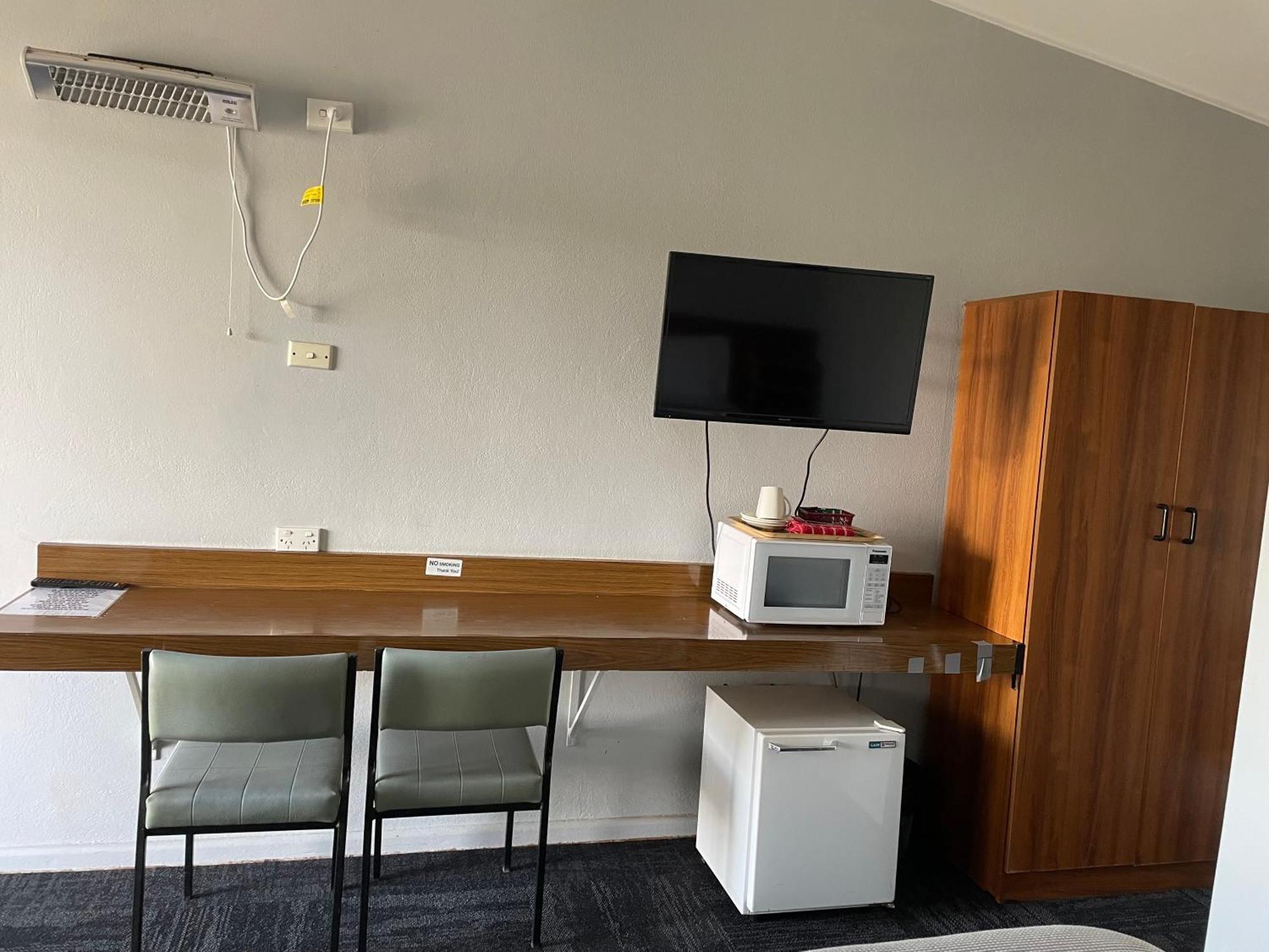 County Lodge Motor Inn West Wyalong Kültér fotó