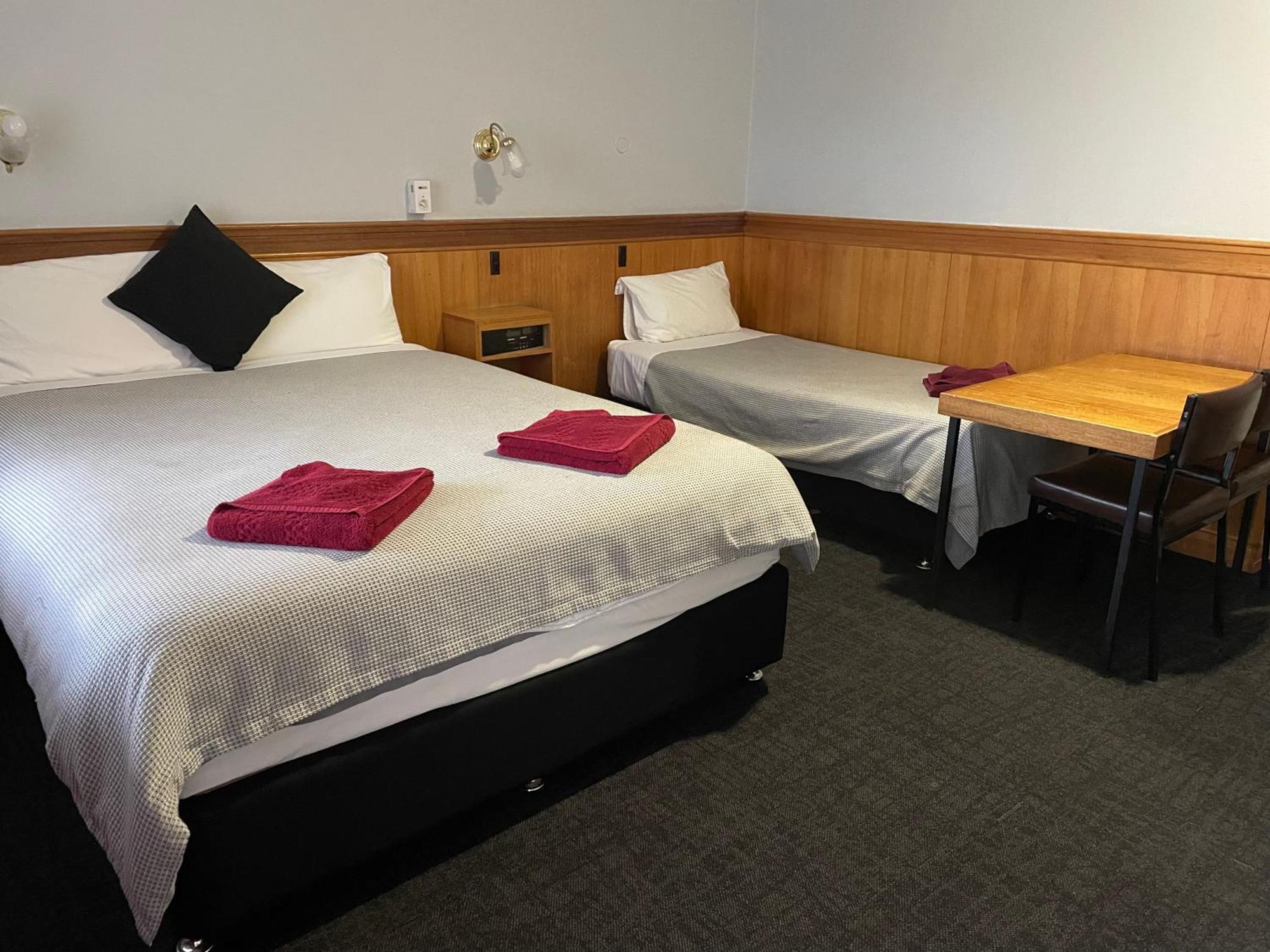 County Lodge Motor Inn West Wyalong Kültér fotó